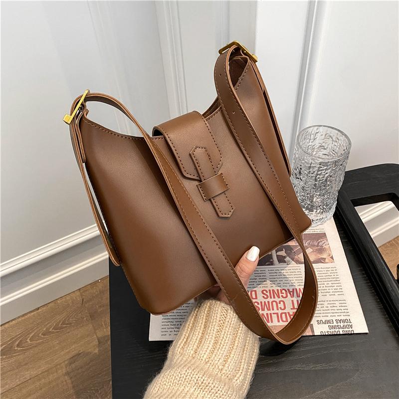 

Vintage Bucket Small Shoulder Bags For Women Wide Strap Zipper Closure High Quality PU Leather Ladies Crossbody Bags Winter 2021, Black