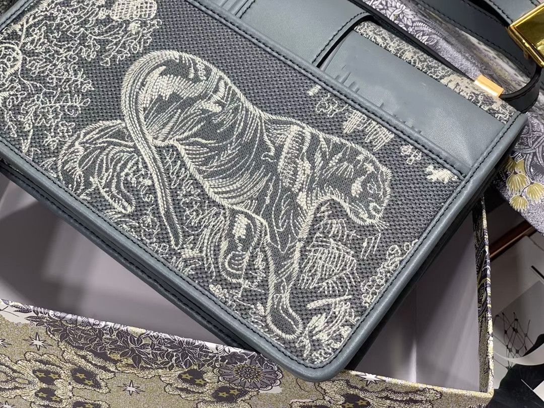 

Handbag Crossbody Bag Purse designer Wallet Waist Bucket Portable Fashion Nylon High Quality Embroidered Leather tiger Jewelry Chain Western