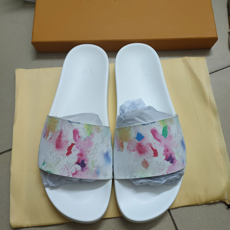 

2021 Embossed slippers Luxurys slides Women Fashion Flat Slide Flip Flops Men high quality Womens Luxury designer Graffiti sandals tpu silde mens with box Size 35-46
