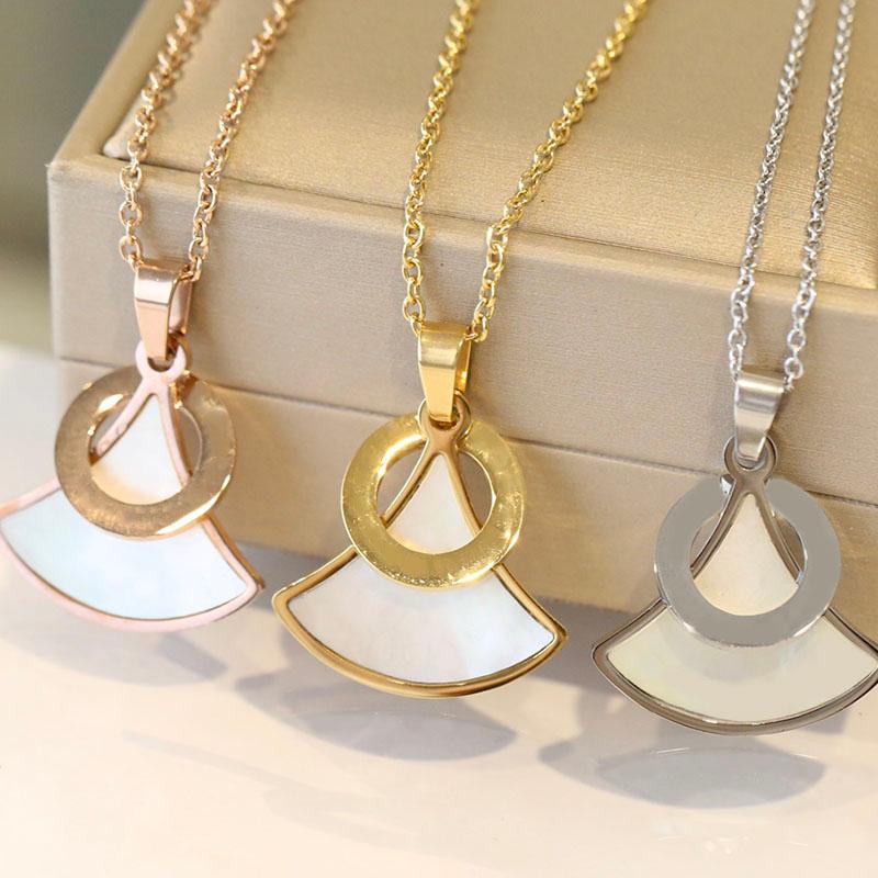 

Chains 2022 1:1 Sterling Silver Necklace High Quality Fan Shaped Skirt Ladies Birthday Party Luxury Jewelry Gift