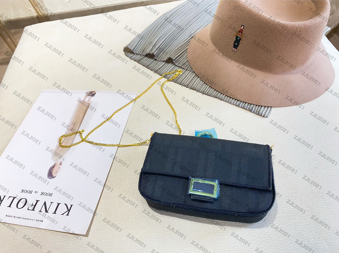

Women Luxurys Designers Bags 2021 lovely sweet lady FFmini baguette mini artistic purse purse decorated sac