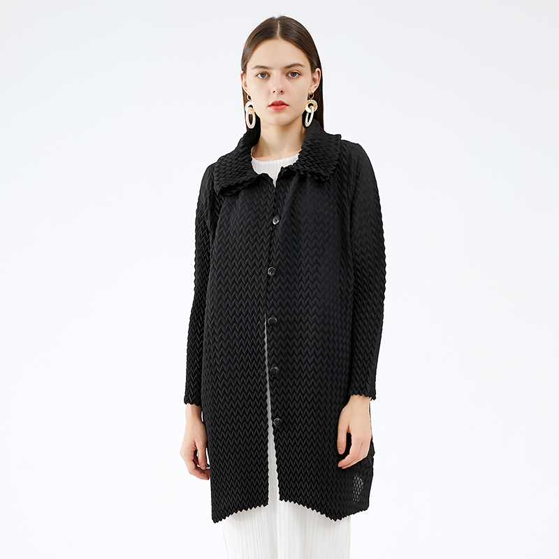 

2021 New Autumn Winter Handmade Pleated Plus Size Trench Coat Women Korean Fashion Lapel Casual Fragrance Oversize Jacket Umae, Black