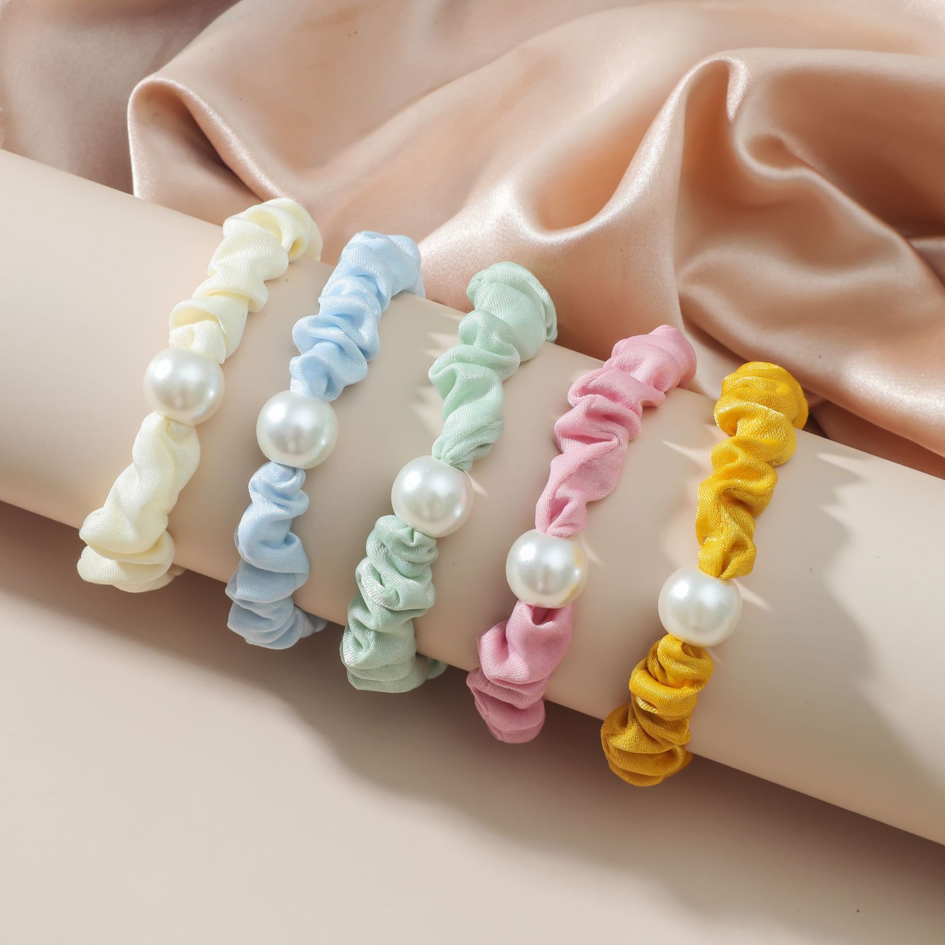 

South Korean Pearl Head Rope Band New Fabric Small Intestine Loop Hair Accessories, Black;brown
