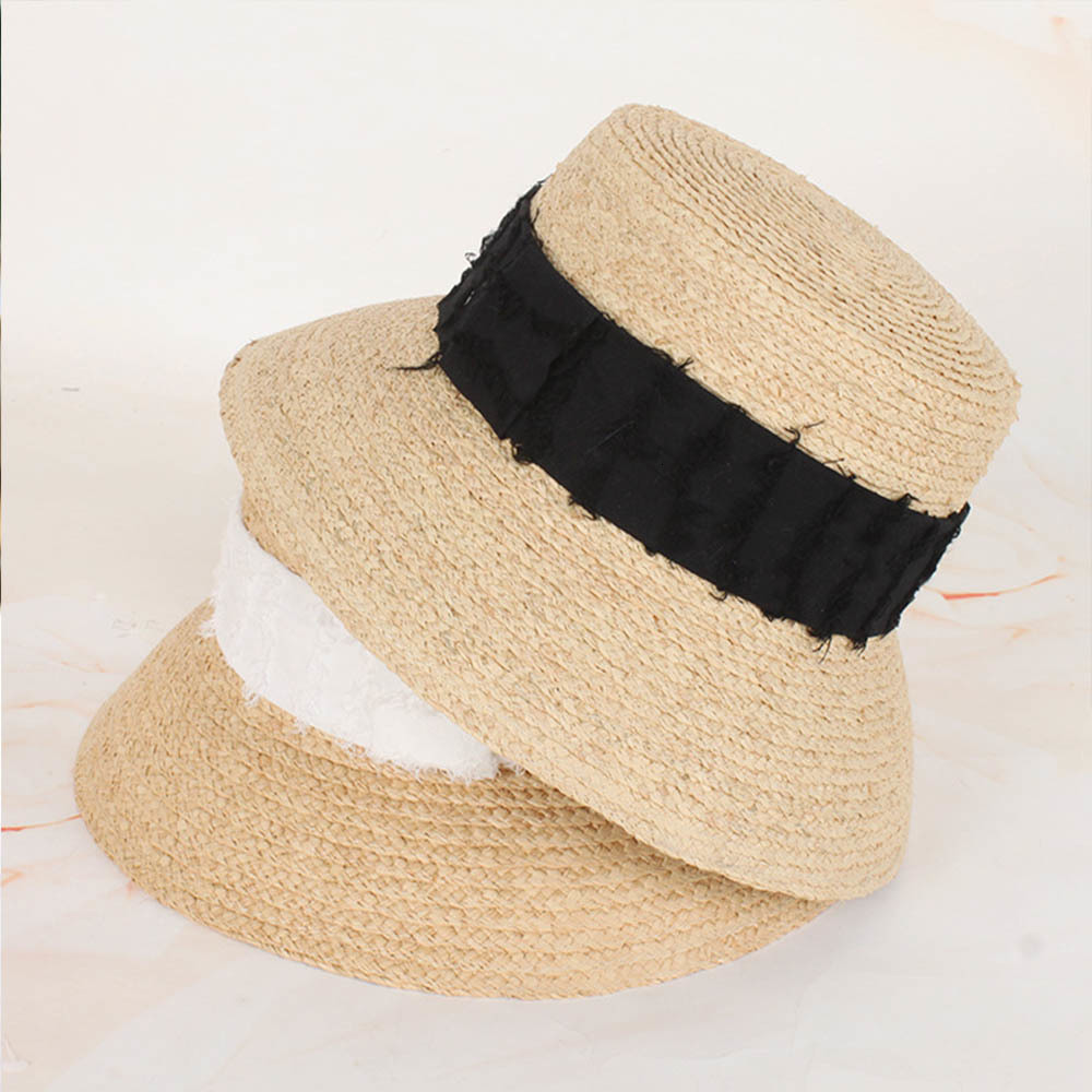 

2021 New Elegant Womens Maize Raffia Flat Top White Black Band Wide Brim Summer Sun Beach Cap Couture Kentucky Derby Ascot Hat Loen, With black band