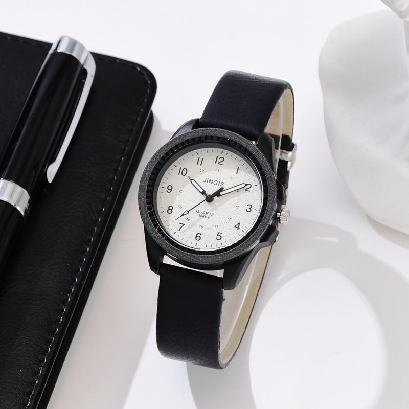 

Wristwatches Luxury Men Quartz Watch Fashion Design Vintage Small Dial Leather Band Analog Wrist Mens Watches Relogio Masculino