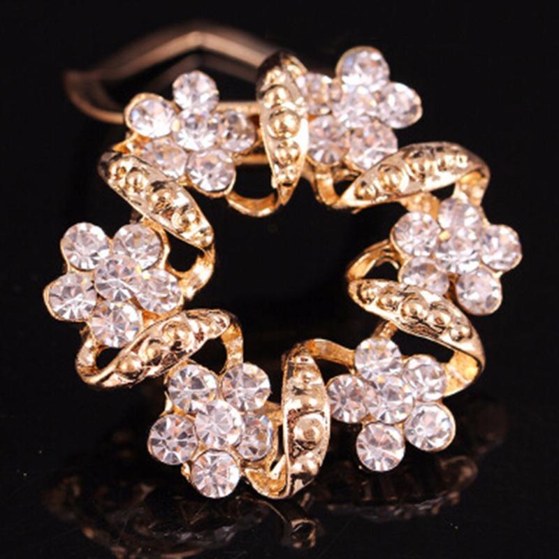 

Flower Imitation Pearl Silk Scarf Brooches Pins Clip Buckle Hold Shawl Scarves Buckle Clips Acc Crystals Brooches Jewelry New