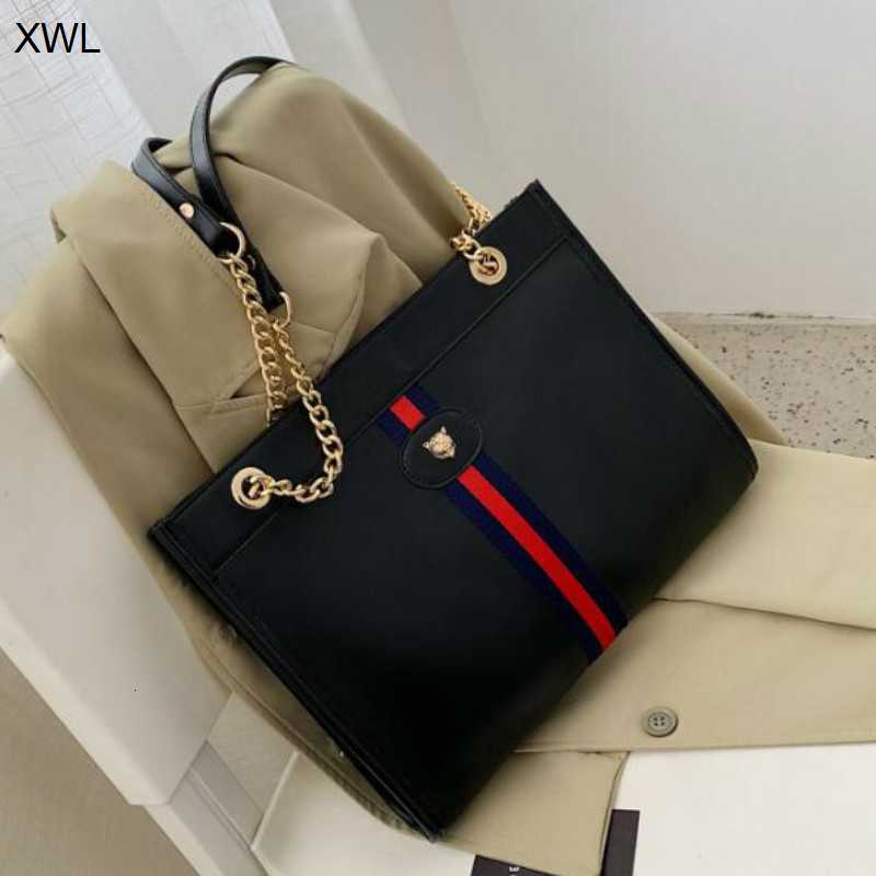 

Designer Women Handbag Fashion Chain Bag Large Capacity Shoulder Bags Metal Animal Head High Quality temperament High capacity Women Bag