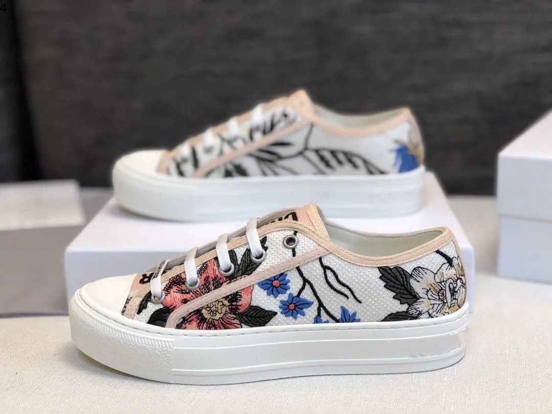 

Valentin The Newest Fashion luxurys design Sneaker Women Neoprene Ribbon D Connect Grosgrain size 35-40 mvcf001