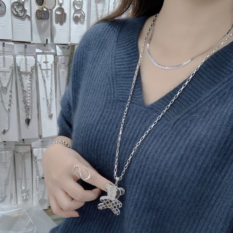

South Korea Stainless steel bear pendant necklace as a gift for friends