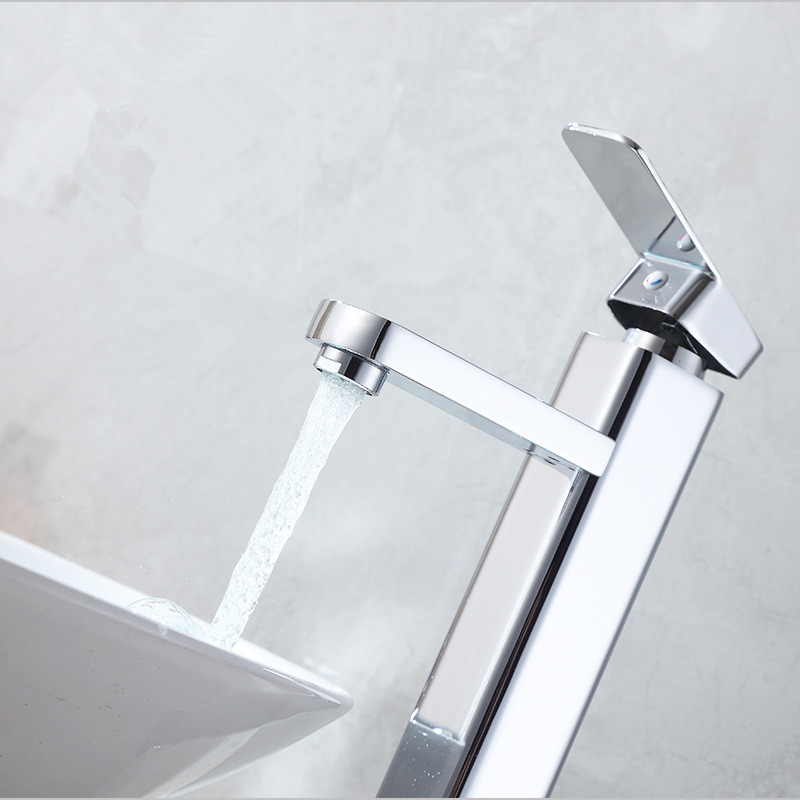 

2021 New Solid Brass Bathroom Basin Faucet Cold and Hot Water Mixer Sink Tap Single Handle Deck Mounted Chrometap 2pgk
