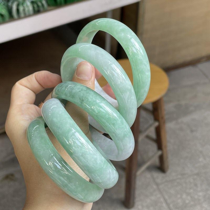 

Bangle 100% Real Jade Bracelet Light Green Jadeite Jasper Bangles Wide Adult Women Hand Jewelry Couple