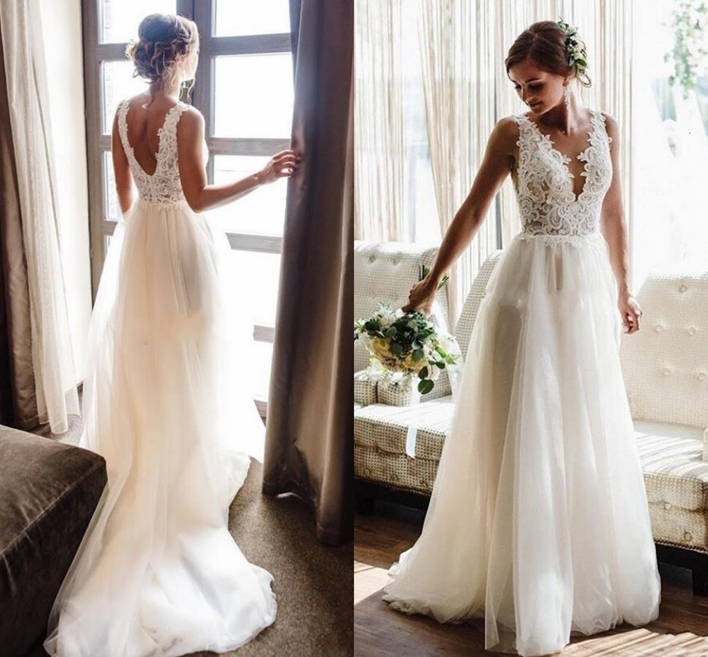 

New 2021 Country Wedding Es v Neck Backless Sweep Train Appliques Beads Garden Beach Boho Bridal Gowns Vestidos De Novia Gmdu, White