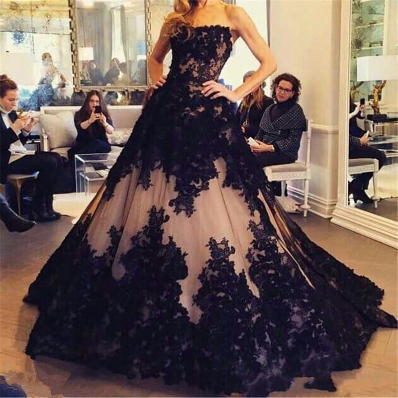 

2021 New Black and White Evening Es Lace Strapless Appliques Gothic Tulle a Line Princess Prom Party Gowns Vestidos De Noiva 6s7i