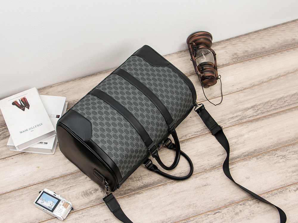 

Women Men short-Distance Travel Bag Large-Capacity PU leather Hand-Made Poor Luggage Fashion Embossed Sports Gym Bags letter print handbag, With logo