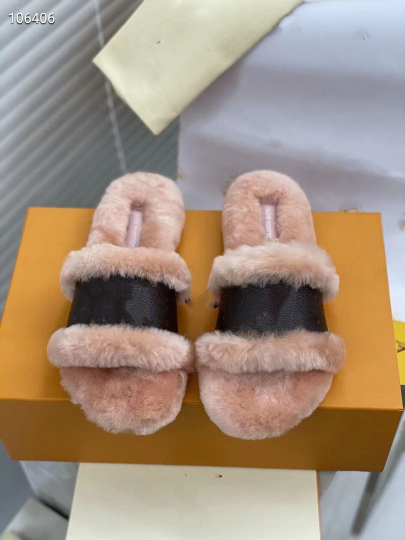 

The latest high-grade women's wool slippers in 2021 have box size 35-41---good, Brown