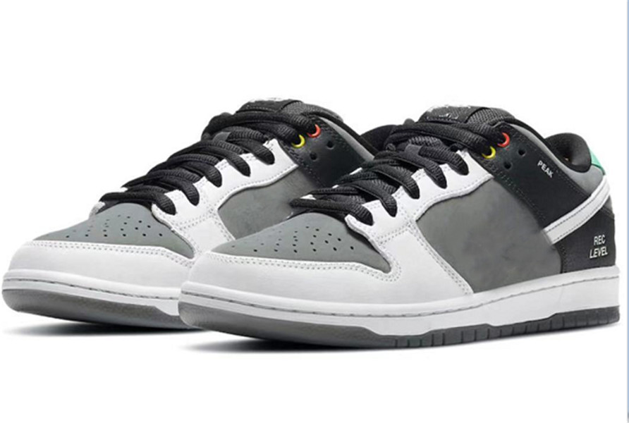 

2020 NEW Dunk SB LOW vx1000 camcorder runnning shoes Black stars Barkroot Brown Hyper royal Mean Green Men Trainer Sports Sneakers with box, Customize