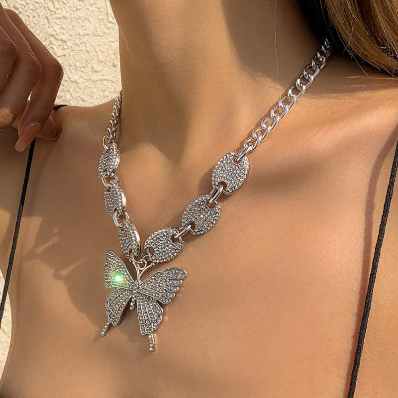 

Pendant Necklaces European And American Trend Ladies Inlaid Rhinestone Butterfly Hip Hop Alloy Party Style Fashion Clavicle Necklace Wedding