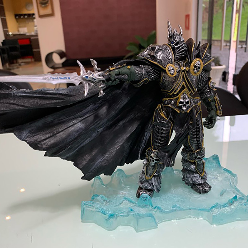 

WOW Fall of The Lich King Arthas Menethil Figure Anime Figurine Famous Game Character Action Figure Collectible Toys Gift 9 inch C0220
