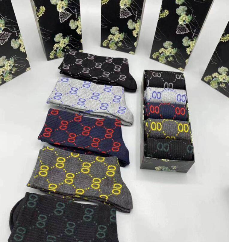 2021 designer men's and women's socks eight luxury sports four seasons letter printing brand cotton men women garter box set gift