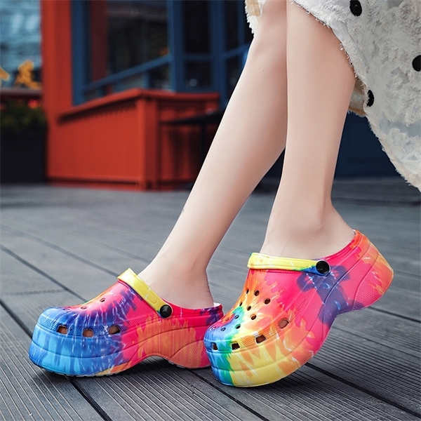 

New Summer Women Spray Color Platform Garden Sandals Cartoon Fruit Slippers Slip on For Girl Beach Shoes Fashion Slides Outdoor Y0714, Pink yellow
