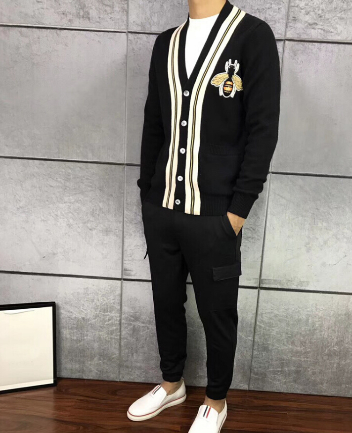 

2021 New Knitted Sweaters Men's Women's Autumn and Winter Fashion Brand Embroidered Long-sleeved British Style Vwrt, Black