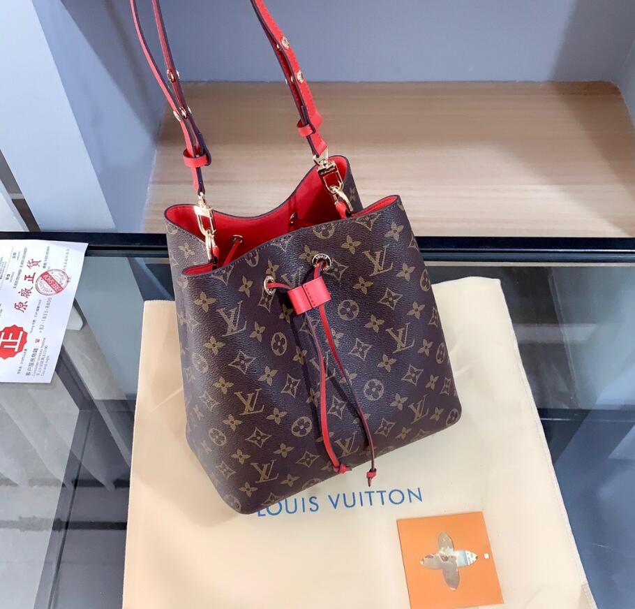 

Designer Unisex Business Wallets Luxury Women Hand Bag Man Formal Wallet Fashion Classic Black Purse Woman's High Quality Plain handbag, Red;black