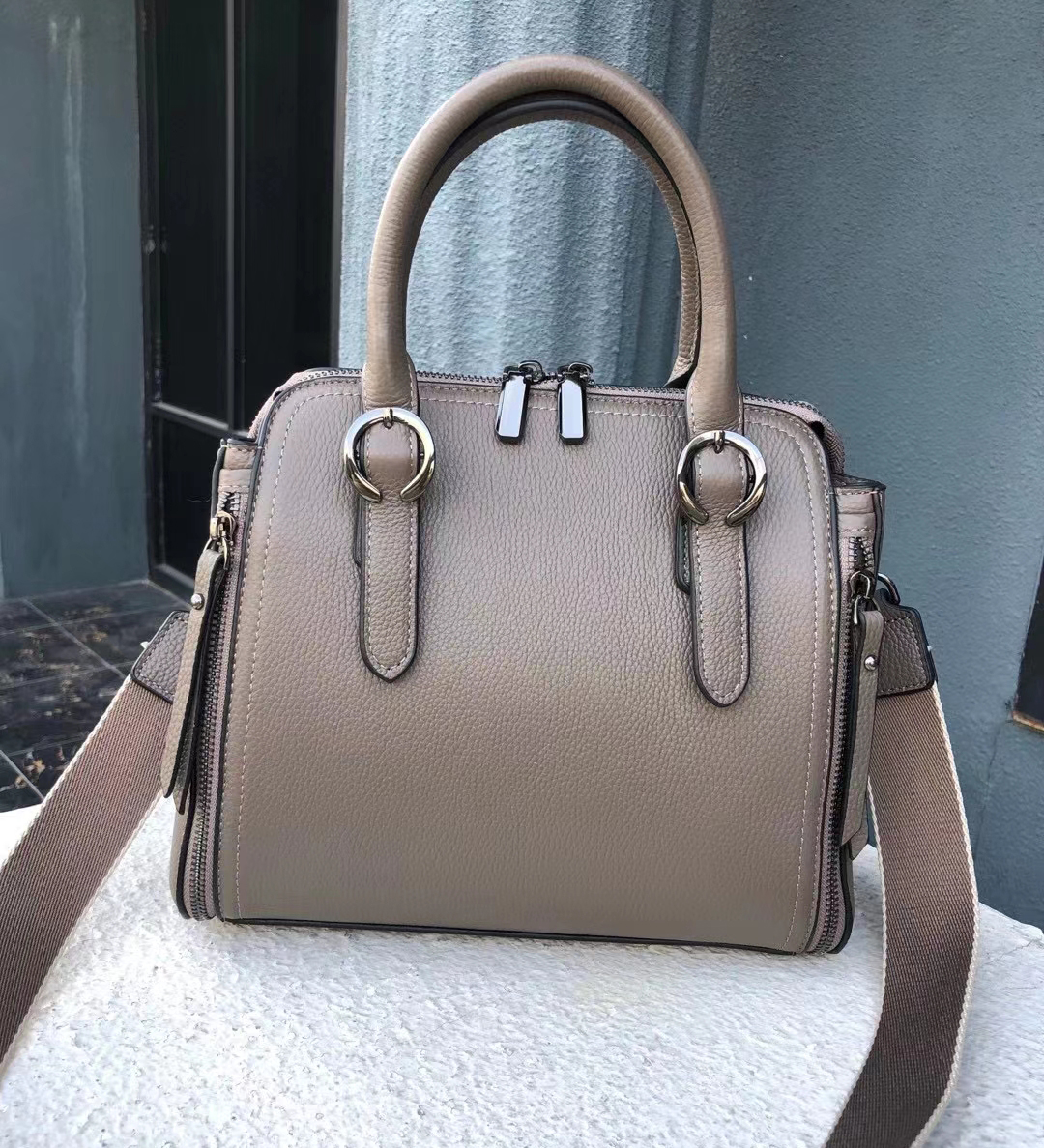 

HBP Duffel Bags High Quality letter Coffee Black lattice Handbag Crossbody Outdoor Packs old flower grid