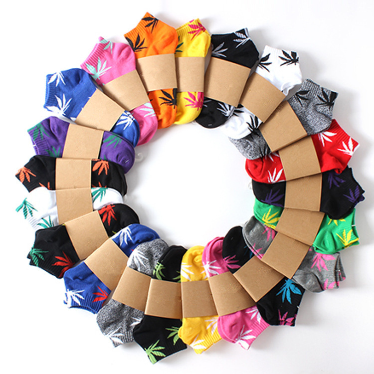 

Socks Autumn and winter maple cotton skateboard hemp leaf short tube Korean street sports boat men's, Mixed color