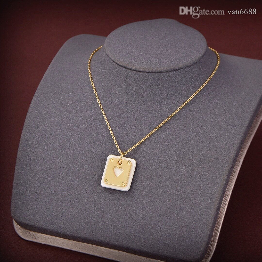 

Designer Women Necklace Pendant Silver Gold Love Choker Herme Horse Charm Screw Party Wedding Couple Cuff Gift Fashion Luxury Jewelry A1