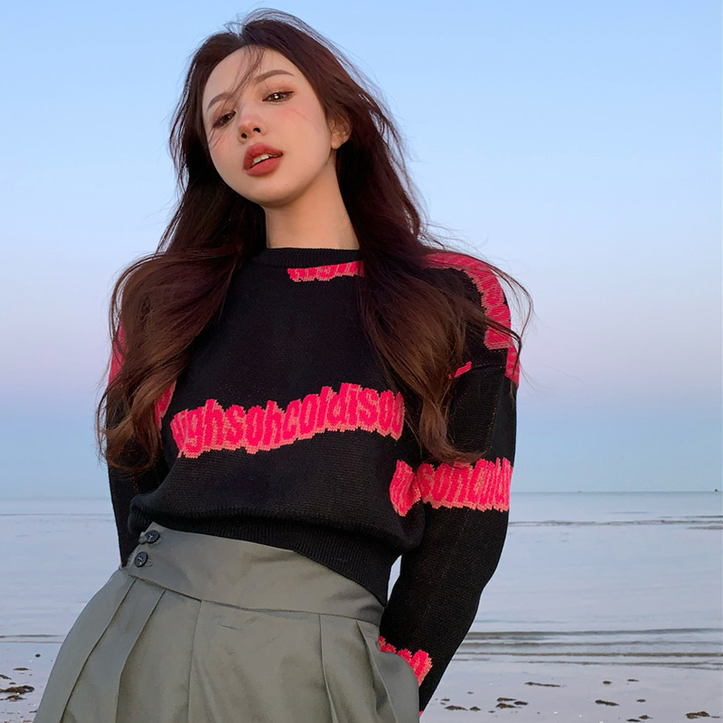 

2021 New Sweater design sense female niche pullover fashion letter knit short long sleeve top trend PTHO, Black