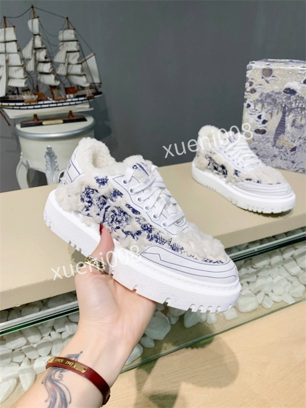 

2022 Classic fashion Designers real leather casual white shoe men top quality mens sneakers Loafers lace up luxurys shoes women rx211109, Choose the color