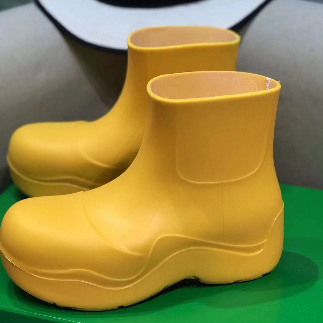 

Designer rain boots, shoes, fashionable, luxurious, thick-soled, rubber, yellow, size 35-40, waterproof barrel, with box