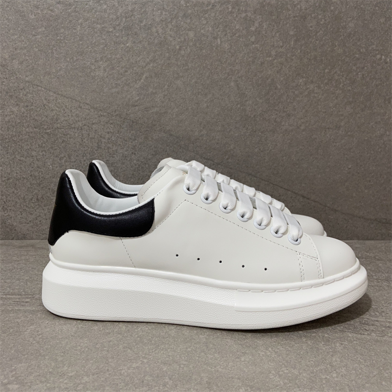 

2021 Hot Designer Casual Shoes Luxury Women Men Leather Lace Up Platform Oversized Sole Sneakers White Black [With Box]