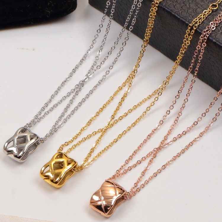 

2021 Gold Silver Rose Colors Women Necklaces Fashion Jewelry Top Quality Diamond Check Necklace Fashionable Titanium Steel Short Chain Wholesale