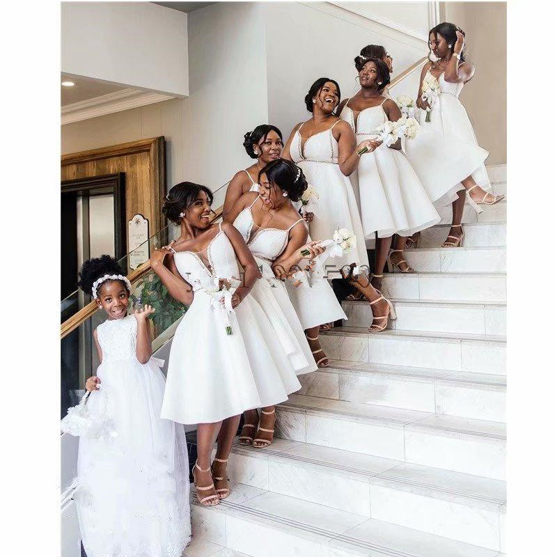 

Short White Bridesmaid Dresses Spaghetti Knee Length A Line Beads Garden Beach Country Wedding Guest Gowns Maid of Honor Dress Plus Size, White;pink