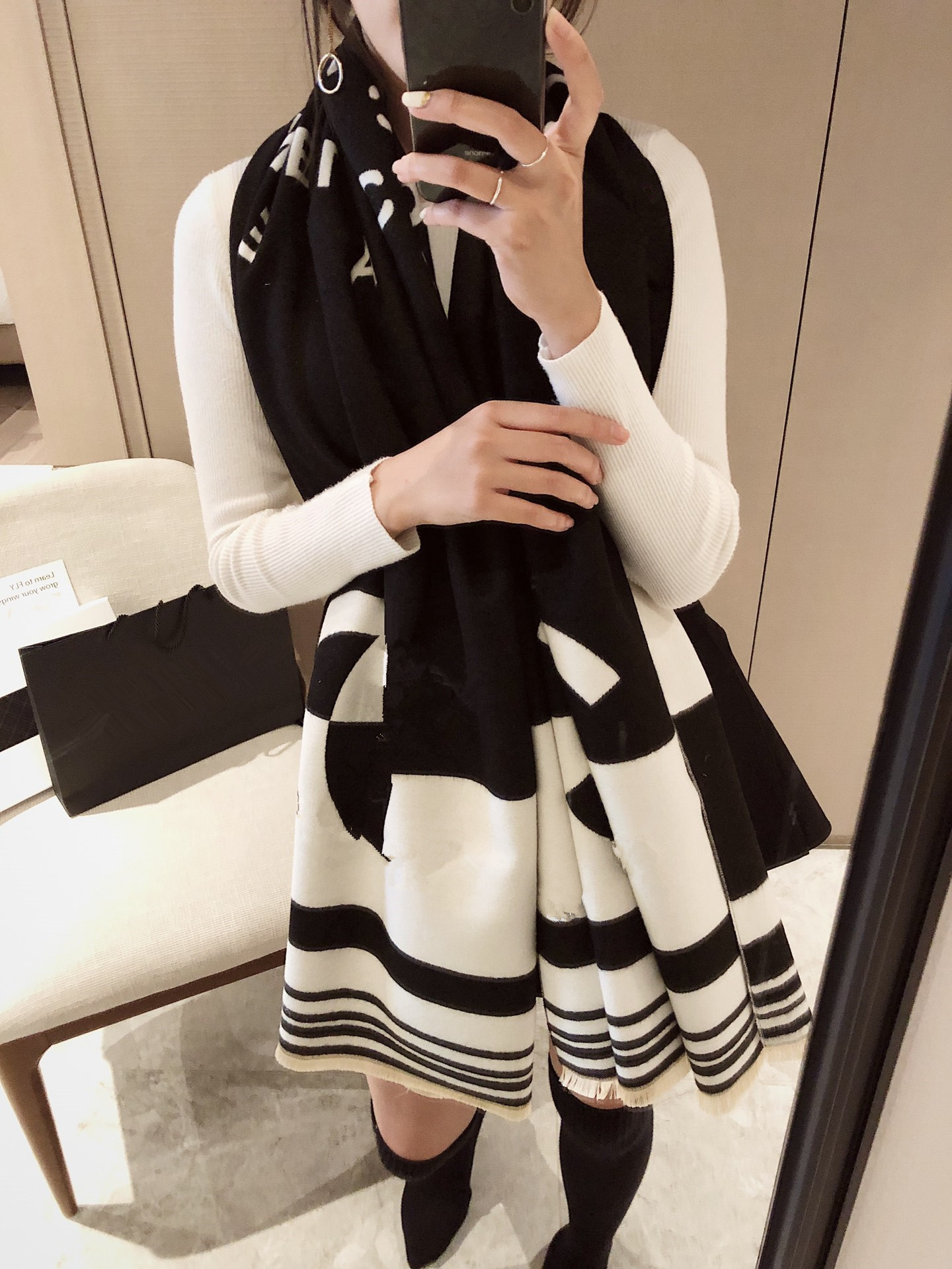 

Fashion autumn and winter scarf Man Women 4 Season Shawl Wraps Brand Letter Scarves Size 180x70cm 5Colors High Quality