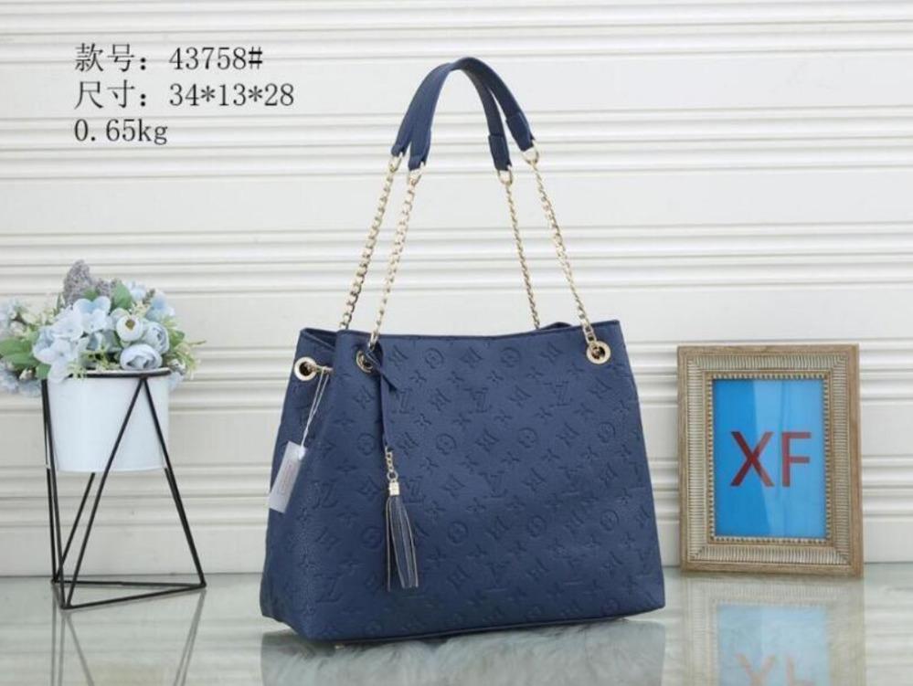 

Cosmetic bag LV LOUIS VITTON Casual Cosmetic bag Women Messenger Bags Women handbags twist handbag messenger shoulder pockets