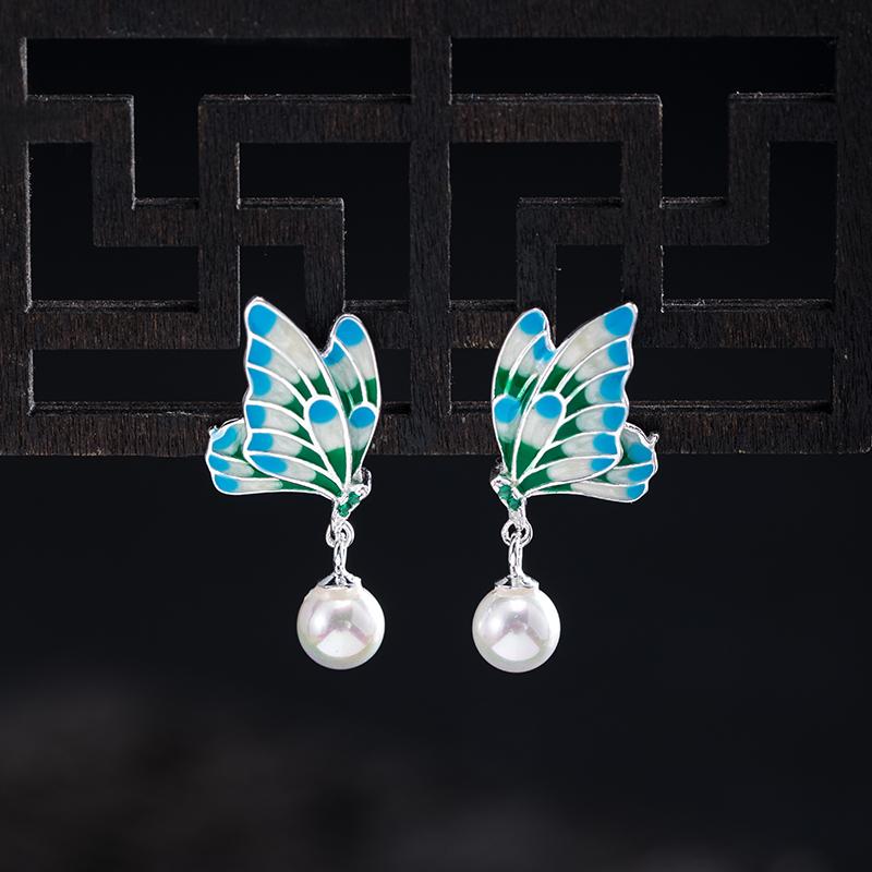

Stud 2021 Lovely Butterfly Earrings Female Fashion Street Shoot Temperament Girls Jewelry Gift To Send Friends