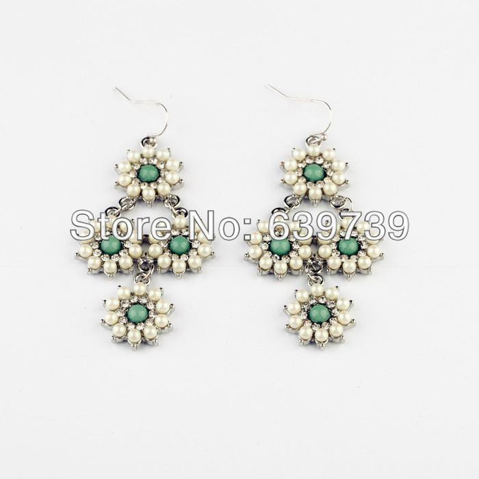

Stud Bulk Price Countryside Lovely White Flower Earrings Big Round, Golden;silver