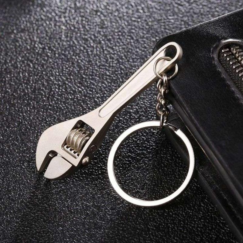 

Keychains Creative Tool Wrench Spanner Key Chain Ring Keyring Metal Mini Adjustable Silver Gifts For Men
