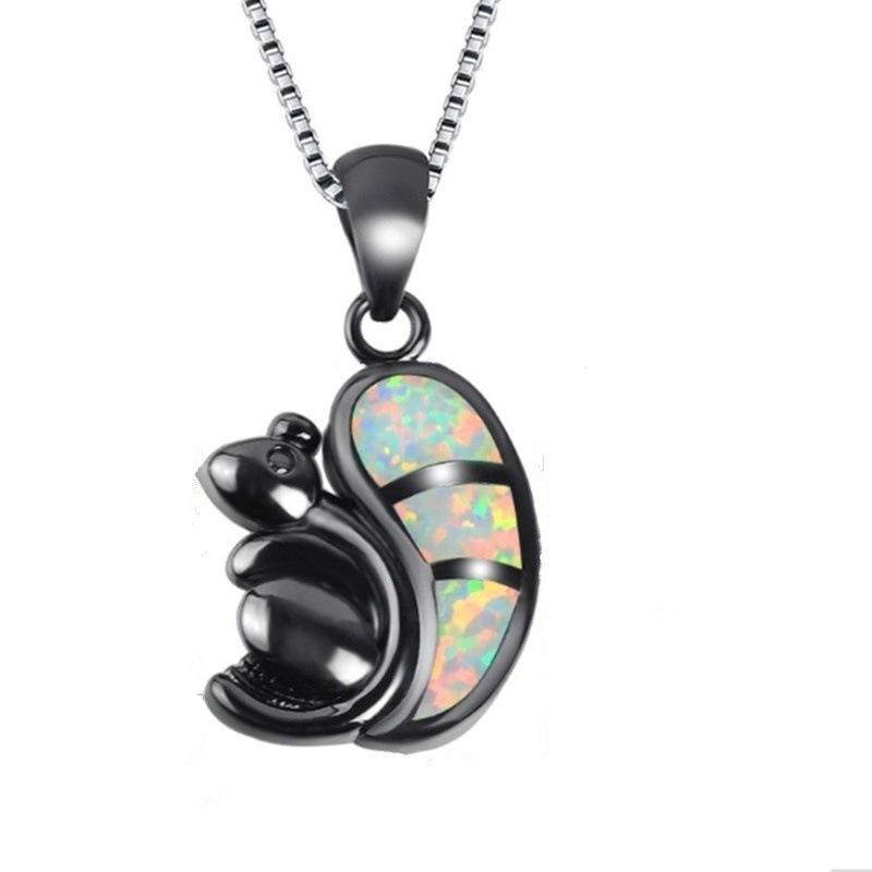 

Pendant Necklaces Fashion Bohemia Vintage Squirrel Choker Necklace White Imitation Opal For Women Men Boho Animal Mouse Jewelry