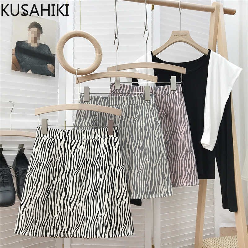 

KUSAHIKI Korean Zebra Striped Women Mini Skirt Spring High Waist Fashion Skirts Spring Causal A-line Faldas Mujer 6E665 210602, Black
