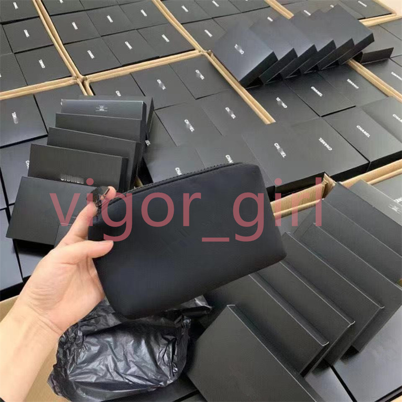 

2C Latest VIP Gift Cosmetic bags With Logo Makeup Bag Lipstick Clutch Holder Travel Toiletry Fashion Storage Bags With Box