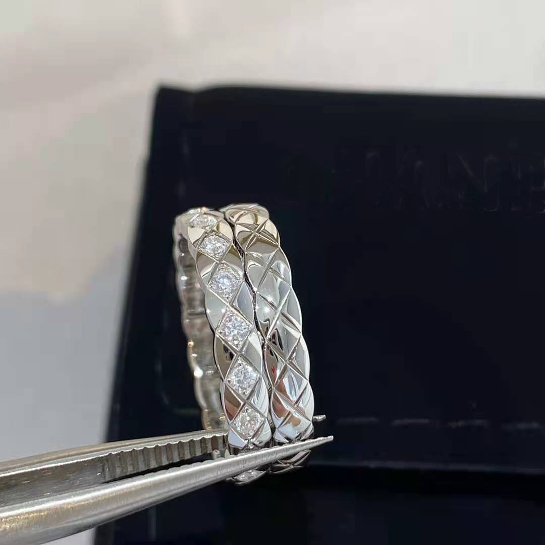 

Luxury Fashion Ring Small Fragrant Plaid Diamond Love Couple Wedding Jewelry Without Diamonds More Charm Comes With Exquisite Packaging Gift Box
