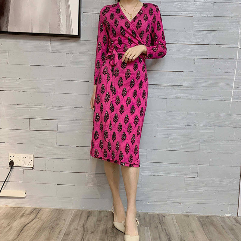 

dress wind d family spring and autumn women's rose red background silk black flower v-neck short wrap skirt pure yuan, White;black