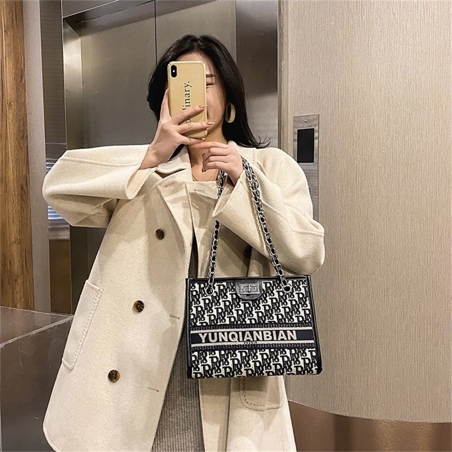 

Designer Sale versatile bag female 2022 new fashion sense high capacity net red ins One Shoulder Messenger chain student Wholesale store, Black regular