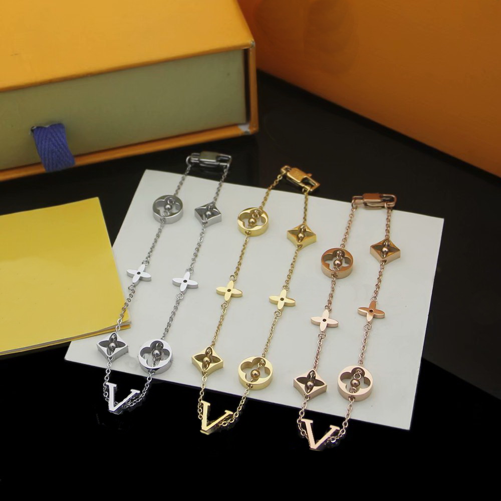 

Europe America Fashion Style Lady Women Titanium Steel Hollow Out V Initials 6 Motif Four Leaf Flower Chain Bracelet 3 Color, Golden;silver
