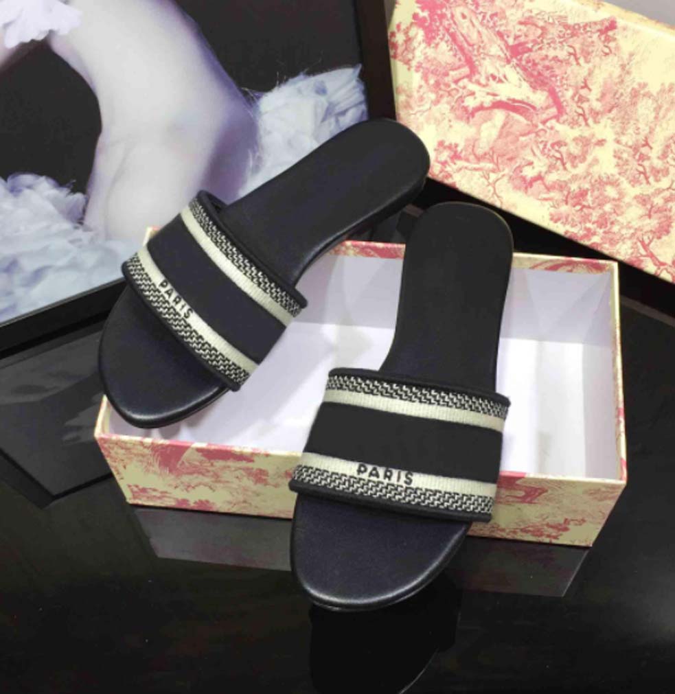 

High Quality Women Summer Rubber Sandals Beach Slide Fashion Scuffs Slippers Indoor Shoes Size EUR 35-41 With Box 38, Black