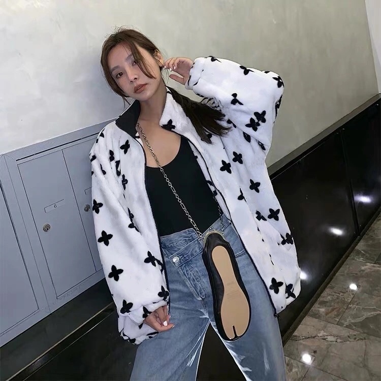 

Qiu dong coat female Korea edition loose student plush coat coral fleece body printing men and women the same style lovers coat, Black