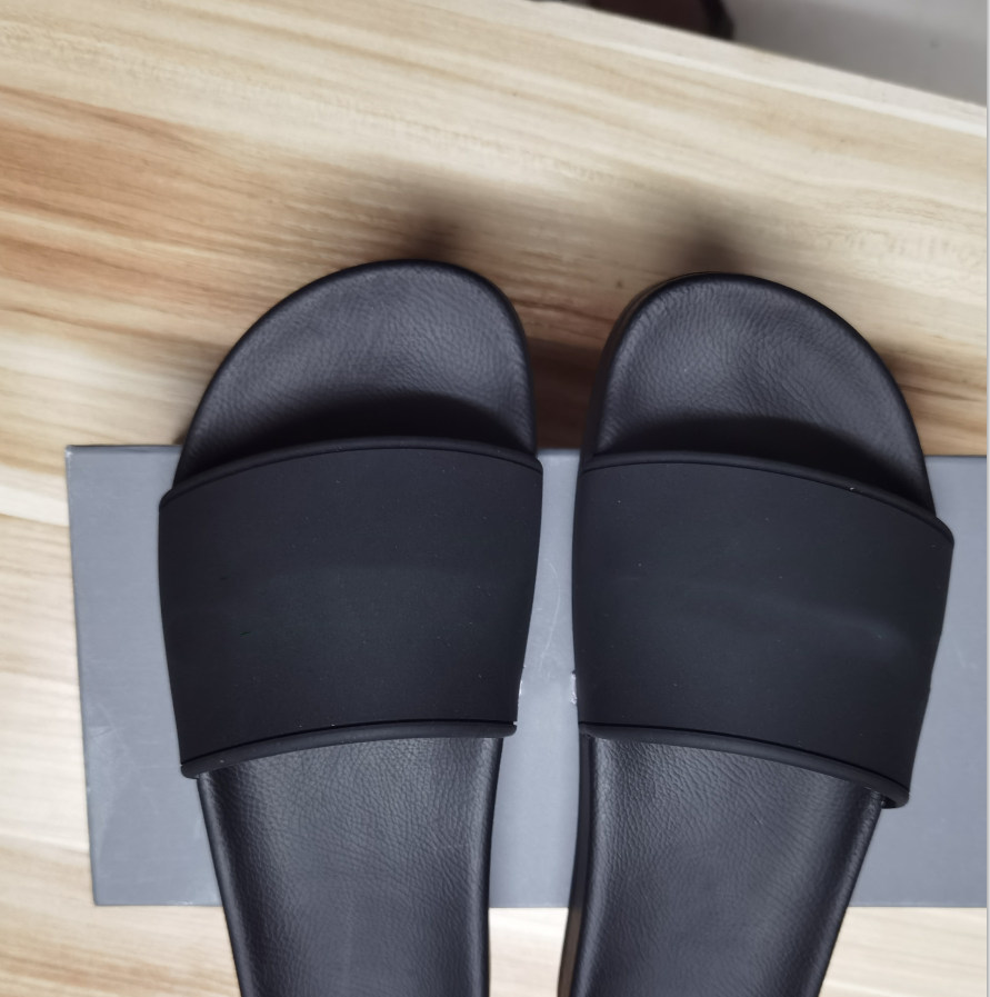 

2021 luxury designer slippers summer sandals men's beach indoor flat bottom ladies fashion classic shoes ladies size 35-46 with box dust bag